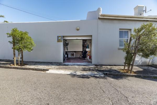 To Let 2 Bedroom Property for Rent in Woodstock Upper Western Cape